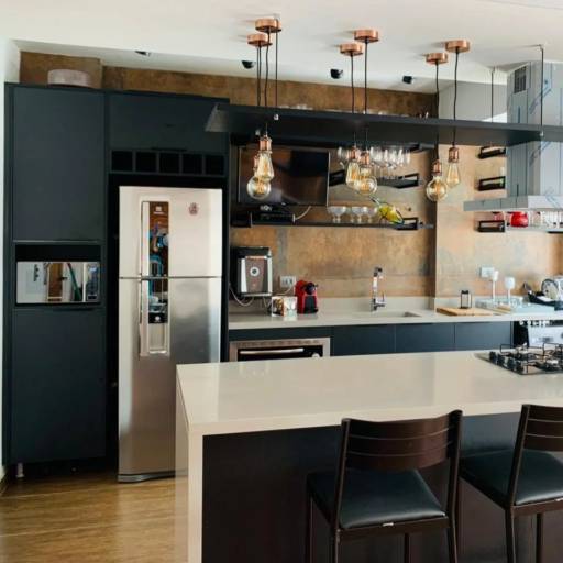 Cozinha Planejada em São Paulo - Funcionalidade e Estilo por Hiel Móveis Planejados - Aclimação