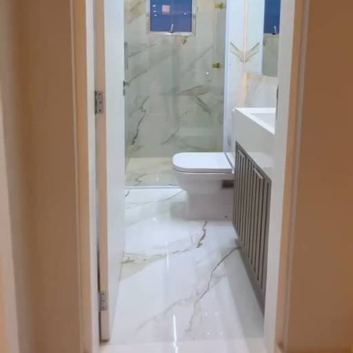 Box para Banheiro na Riviera de Santa Cristina XIII – Design Moderno e Segurança