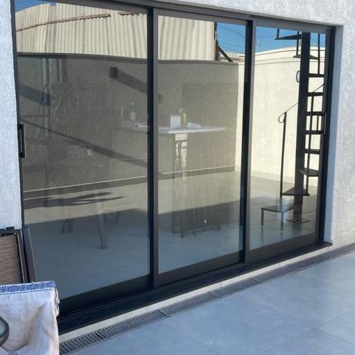 Esquadrias em Alumínio na Riviera de Santa Cristina XIII – Design e Durabilidade