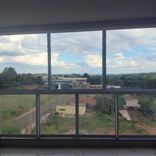 Fechamento de Sacadas no Portal Morumbi – Elegância e Funcionalidade para seu Apartamento por American Glass Vidraçaria e Esquadrias de Alumínio