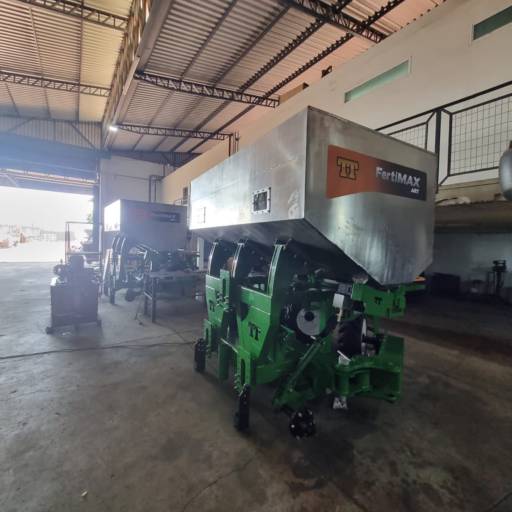 Caixa de Adubo Industrial em Inox – Eficiência para o Setor Agrícola por MW Inox Fabricação e Polimento Industrial