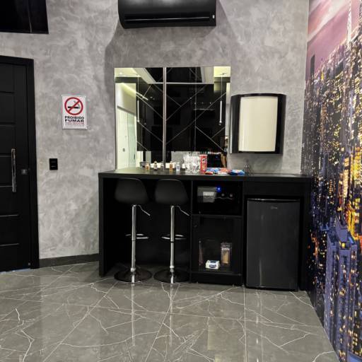 Suíte Temática Nova York – Sofisticação Urbana e Sensualidade em Cacoal por Motel Você Que Sabe