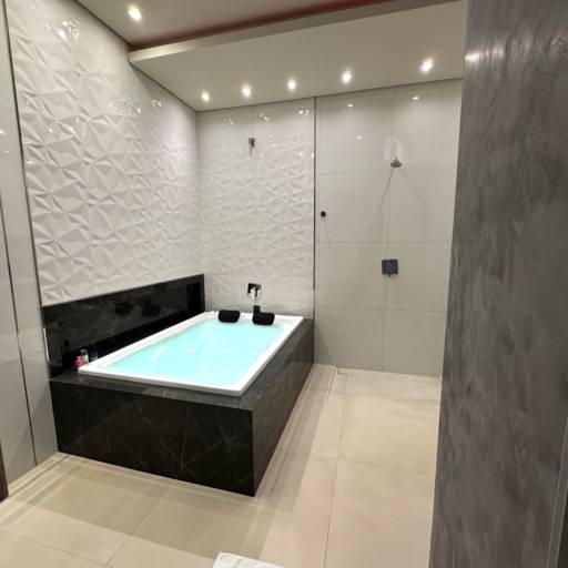 Suíte Temática 50 Tons de Cinza – Ousadia, Prazer e Luxo em Cacoal por Motel Você Que Sabe