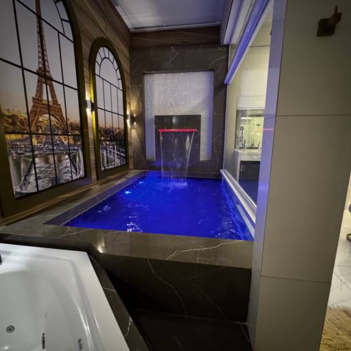 Suíte Temática Paris – Romance e Sofisticação Absoluta em Cacoal por Motel Você Que Sabe