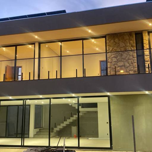 Guarda-Corpo e Portas em Alumínio – Riviera de Santa Cristina XIII