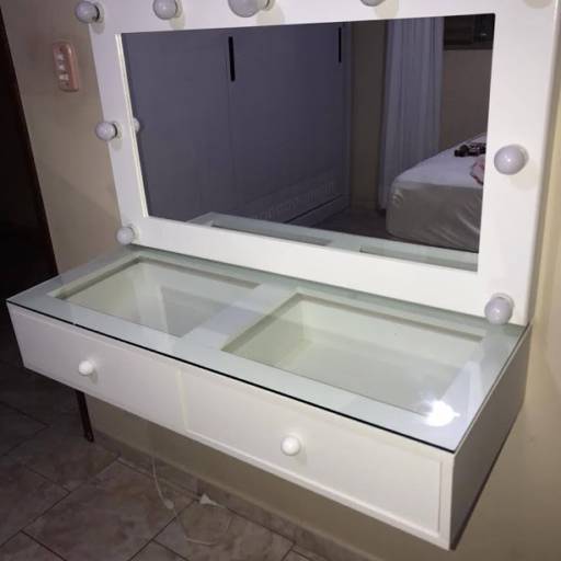 Bancada com 2 gavetas e vidro  em Bauru, SP por Móveis Fábrica de Sonhos Bauru