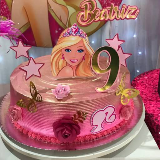 Comprar o produto de Bolo da Barbie em Bolo de Aniversário pela empresa Dona Jujuba Doces e Salgados em Foz do Iguaçu, PR por Solutudo