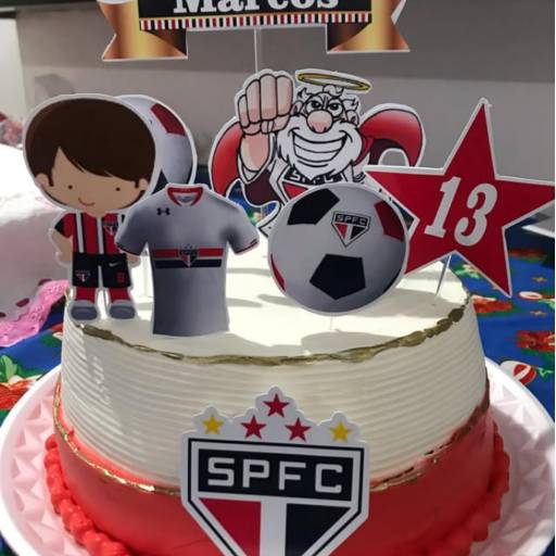 Comprar o produto de Bolo de Time de Futebol em Bolo de Aniversário pela empresa Dona Jujuba Doces e Salgados em Foz do Iguaçu, PR por Solutudo