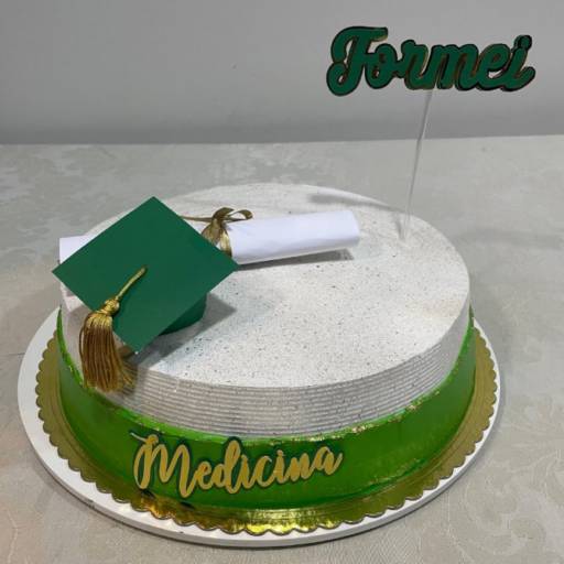 Comprar o produto de Bolo de Formatura em Bolo de Aniversário pela empresa Dona Jujuba Doces e Salgados em Foz do Iguaçu, PR por Solutudo