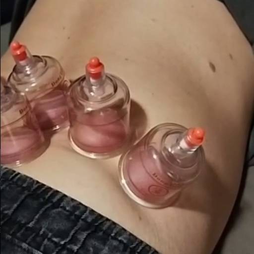 Tratamento para Dor Crônica na Lombar com Massoterapia Profissional por Kely Massoterapia