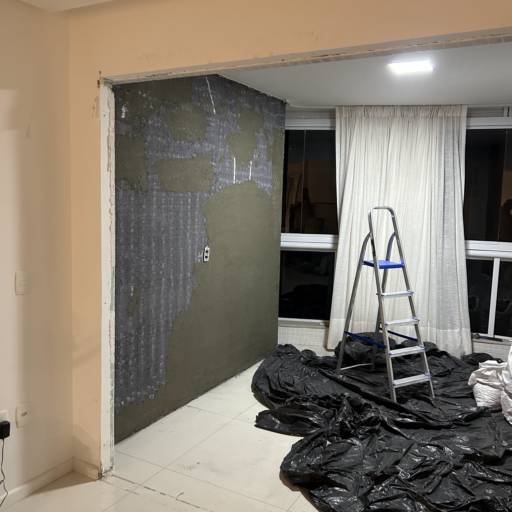 Varanda renovada com acabamento impecável! por FB Pinturas e Acabamentos