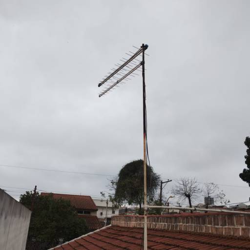 Instalação de duas Antenas Proeletronic 38 elementos para três pontos no bairro Homero Thon em Santo André em 30/06/2025