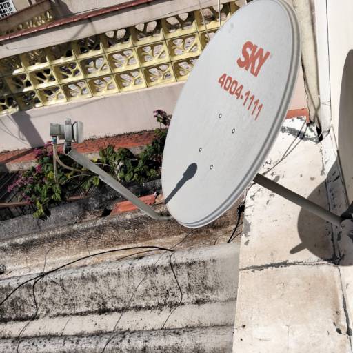 Instalação de antena parabólica banda Ku StarOne C2 70w instalada para um ponto com Receptor Century MidiaBox B7 no bairro Vila Assunção em Santo André em 11/07/2025