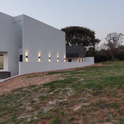 Casa Pronta com Steel Frame – Obra Finalizada na Riviera por Top Arquitetura e Construção