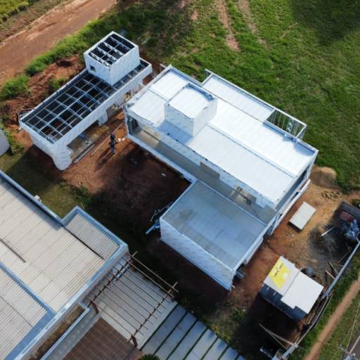 Casa Pronta com Steel Frame – Obra Finalizada na Riviera por Top Arquitetura e Construção