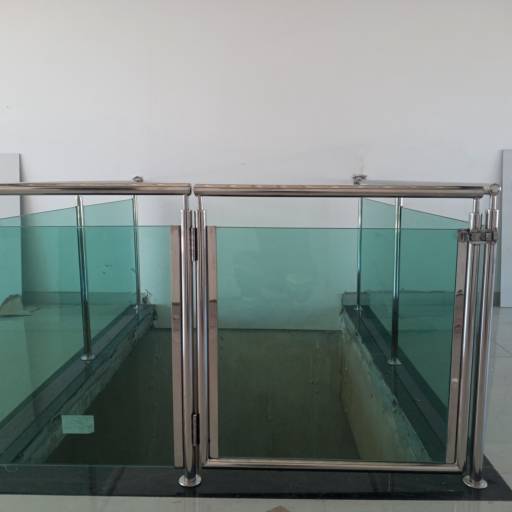 Guarda-Corpo em Aço Inox e Vidro Temperado – Contagem, MG por Nobre Metais Estruturas - Corrimão e Guarda-Corpo em Inox