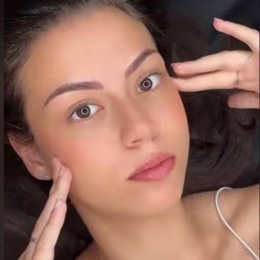 Sobrancelhas Fio a Fio em Itumbiara – Realce Natural do Olhar por Márcia Guimarães Estética e Micropigmentação