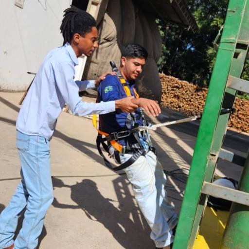 Treinamentos Específicos - Trabalho em Altura  por Ativa - Engenharia e Medicina