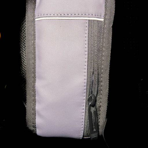 Mochila Impermeável com Entrada USB (Sadhu) em Salvador – Praticidade em Qualquer Ocasião por Sr.Tabas