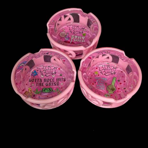 Cinzeiro de Vidro (Baked Bunny) em Salvador - O Mix Perfeito Entre Charme, Estilo e Funcionalidade por Sr.Tabas