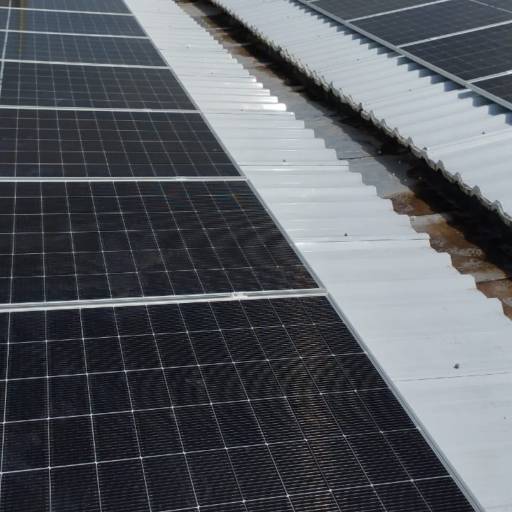 Instalação de Energia Solar em Bertioga – Condomínio Hanga-Roa por Samax Energia - Energias Renováveis