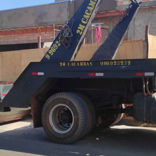 Recolocando caçamba – Rua Milton Branco por 2M Caçambas