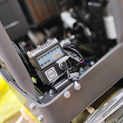 Compactação com Eficiência e Potência: Conheça o Rolo Compactador de 700kg! por 3R Locadora de Equipamentos para Construção Civil