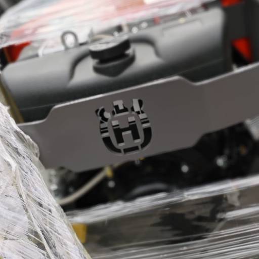 Compactação com Eficiência e Potência: Conheça o Rolo Compactador de 700kg! por 3R Locadora de Equipamentos para Construção Civil