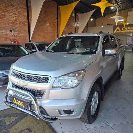S-10  Ls 2.8  4x4 2016 em Botucatu, SP por Júnior Consultor de Veículos  