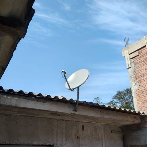 Antena parabólica banda Ku StarOne C2 70w instalada para dois pontos com receptores Century MidiaBox B7 no bairro Clube de Campo ABC Santo André em 08/09/2025 por Luiz Carlos Antenista