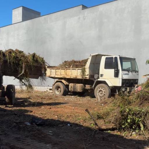 Remoção de Entulho no Bairro São Luiz em Criciúma por SM Terraplanagem
