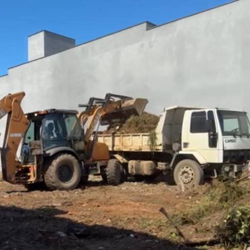 Remoção de Entulho no Bairro São Luiz em Criciúma por SM Terraplanagem