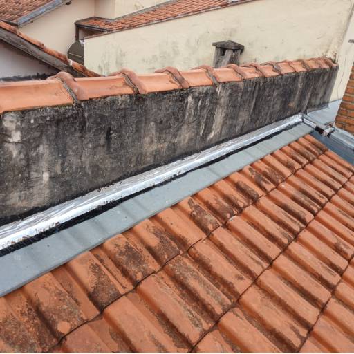 Aplicação de manta asfaltica em Botucatu, SP por V.S Impermeabilização e Reparos