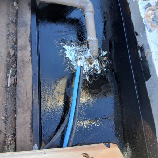 Limpeza e impermealização de calhas em Botucatu, SP por V.S Impermeabilização e Reparos