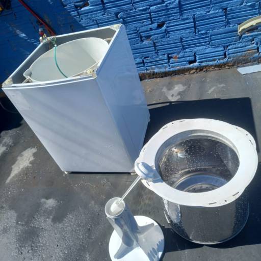 Limpeza em Máquina de Lavar Roupa  por Clima Tec