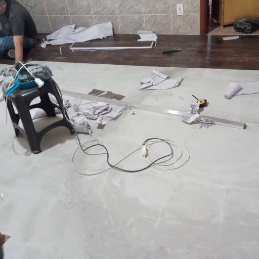 Instalação de Piso Vinílico em Santa Bárbara Resort Residence – Ômega Construtora por Ômega Construtora