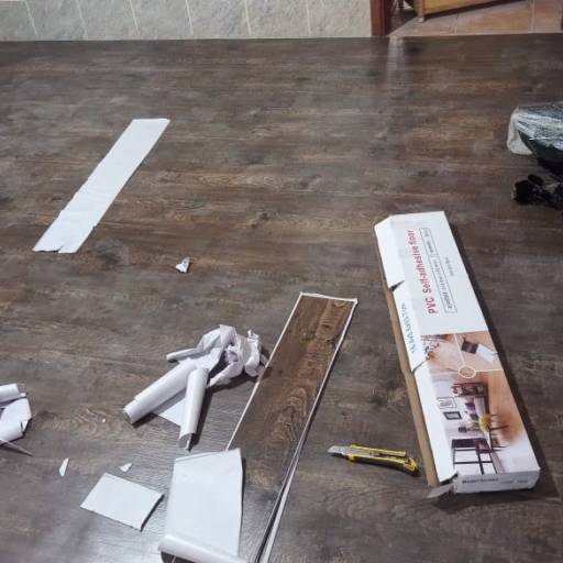 Instalação de Piso Vinílico em Santa Bárbara Resort Residence – Ômega Construtora por Ômega Construtora