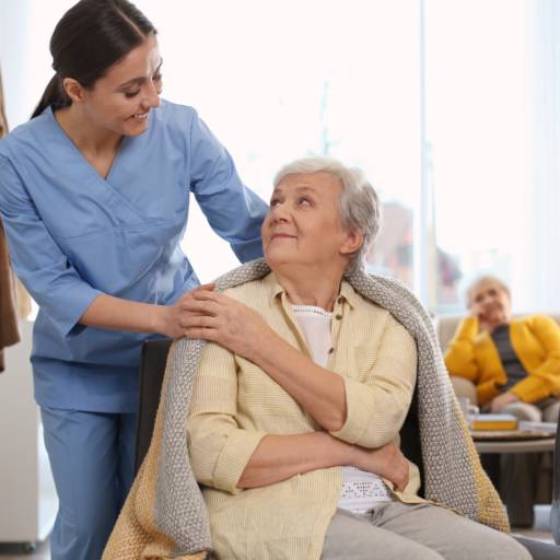 Acompanhamento de Rotina a Domicílio por Home Care Senior Day Acompanhamento de Rotina a Domicílio por Home Care Senior Day