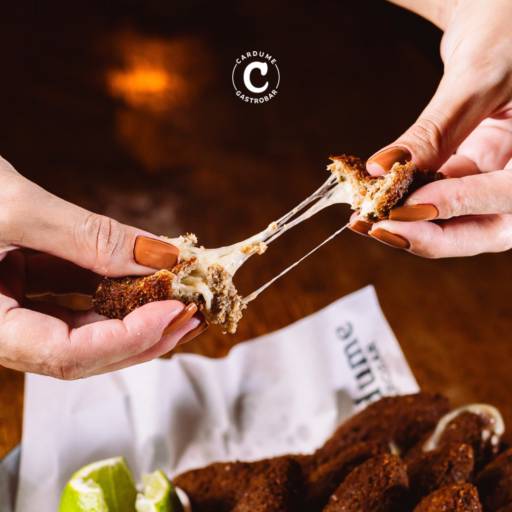 Porção de Kibe  por Cardume Gastrobar 