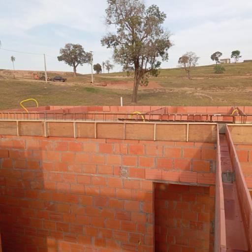 Obra em Andamento – Alves Construções no Setor Marina da Riviera de Santa Cristina XIII por Alves Construções