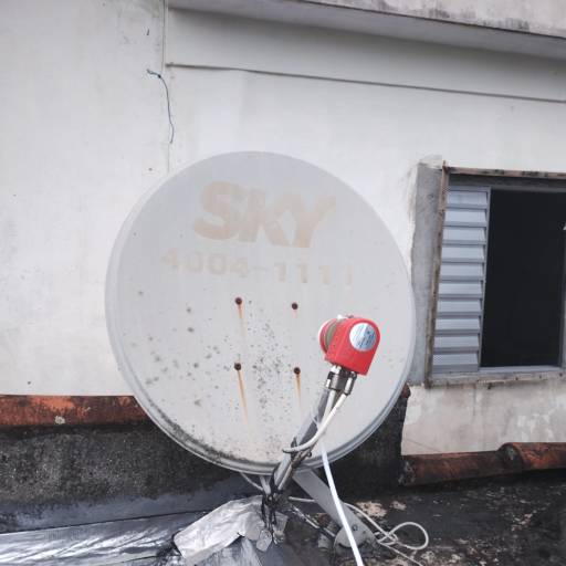 Antena parabólica banda Ku StarOne C2 70w instalada para três pontos com receptores Duosat no bairro Parque da América Mauá em 04/10/2025 por Luiz Carlos Antenista