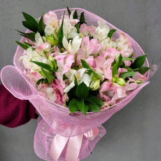 Buquê Charme em Foz do Iguaçu, PR por Floricultura As Flores da Carol - Vila A