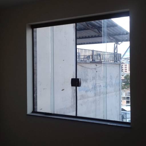 Janela em vidro temperado em Barbacena com segurança e leveza