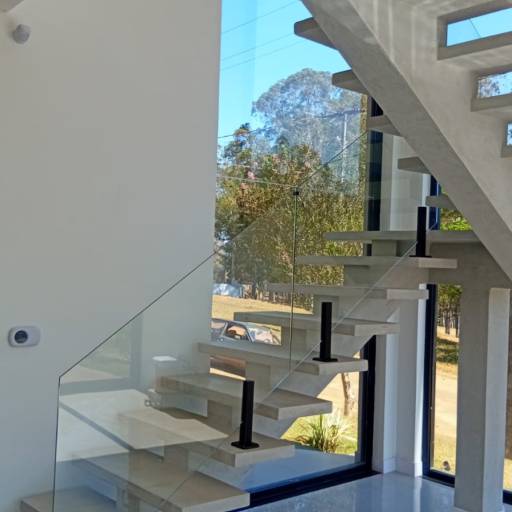 Casa Construída no Riviera de Santa Cristina XIII Setor Iate – Casa à Venda em SP por Casas Riviera 