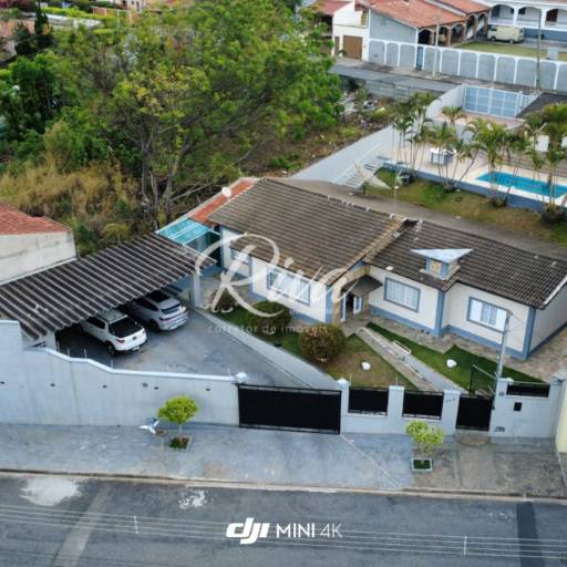 Casa à Venda no Jardim do Lago - Atibaia/SP em Atibaia, SP por Riva Imóveis a Venda Atibaia