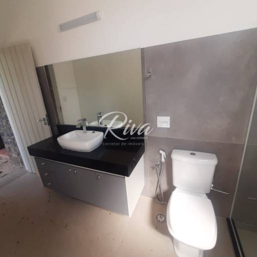 Casa à Venda na Vila Santista - Atibaia/SP por Riva Imóveis a Venda Atibaia