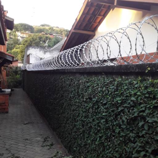 Instalação de Cerca Concertina – Segurança Eficaz em Cataguases, MG