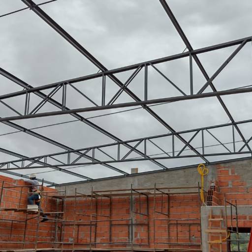 Estruturas Metálicas – Durabilidade e Versatilidade em Louveira/SP por Paint Evolution Airless Spray Reformas e Construção