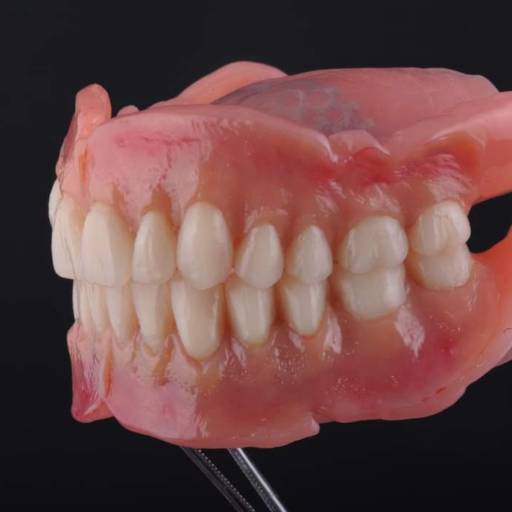 Próteses Dentárias de Alta Qualidade em Praia Grande – Conforto e Sorriso Renovado