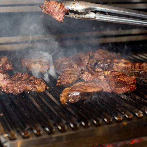 Churrasco: Churrasqueira Sob Medida no Santa Bárbara